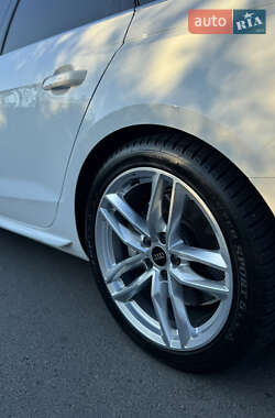 Седан Audi A4 2022 в 