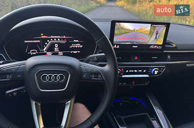 Седан Audi A4 2022 в 