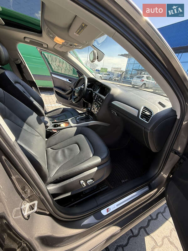 Седан Audi A4 2014 в Львове