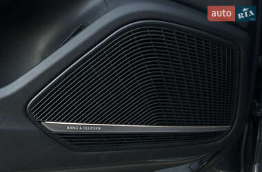 Седан Audi A4 2020 в 