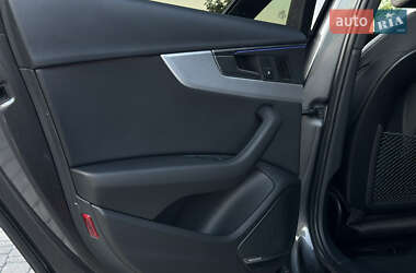 Седан Audi A4 2020 в 