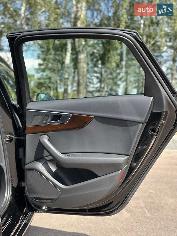 Седан Audi A4 2019 в Киеве
