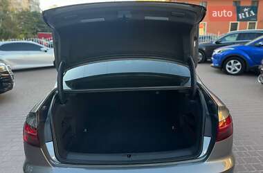 Седан Audi A4 2021 в 