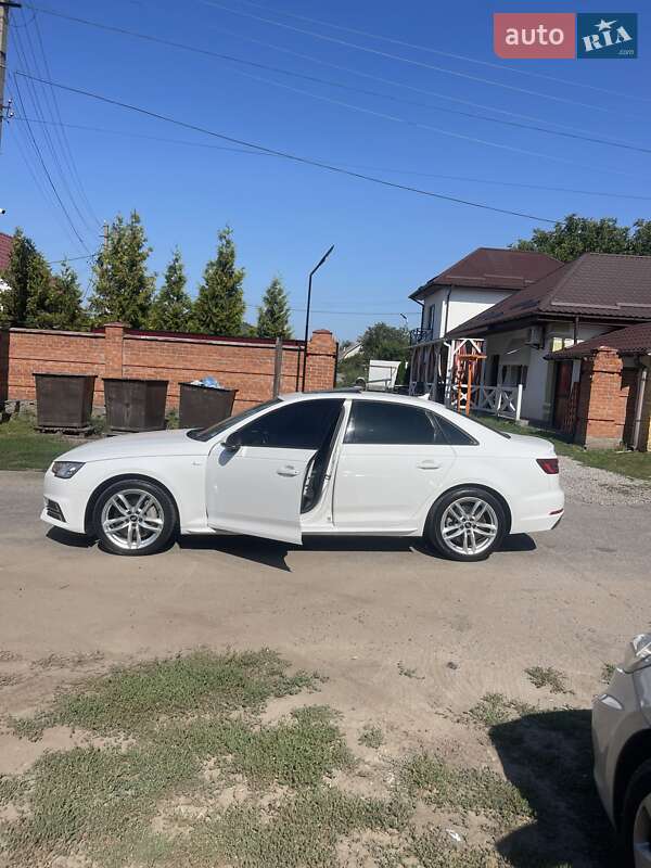 Седан Audi A4 2016 в Киеве