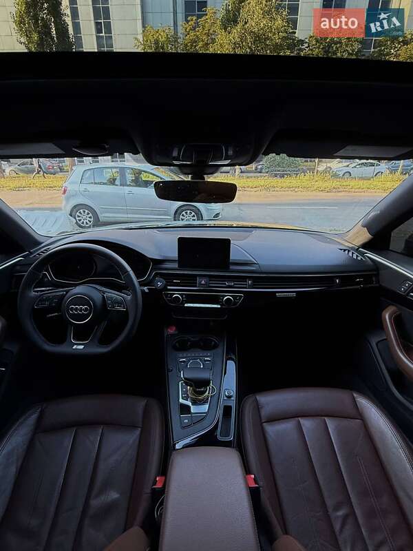 Седан Audi A4 2017 в Киеве
