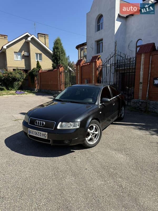 Седан Audi A4 2000 в 