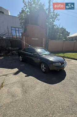 Седан Audi A4 2000 в 