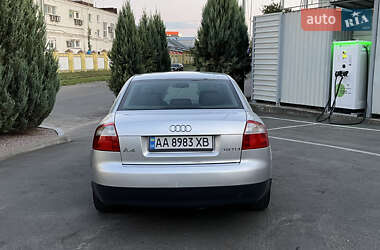 Седан Audi A4 2004 в 