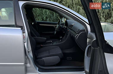 Седан Audi A4 2004 в 