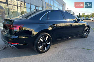 Седан Audi A4 2019 в 