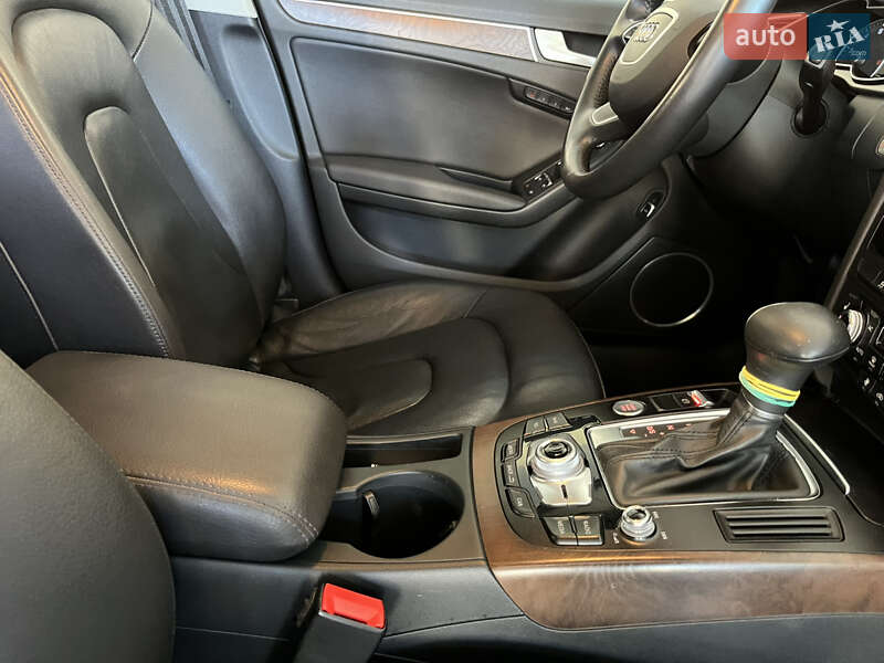 Седан Audi A4 2013 в Черновцах
