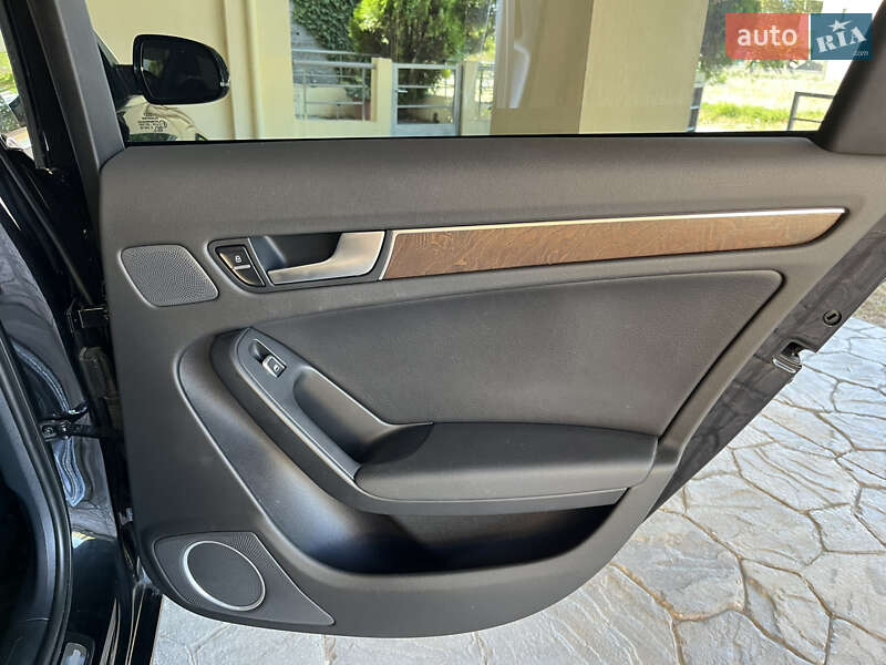 Седан Audi A4 2013 в Черновцах