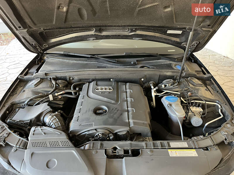 Седан Audi A4 2013 в Черновцах