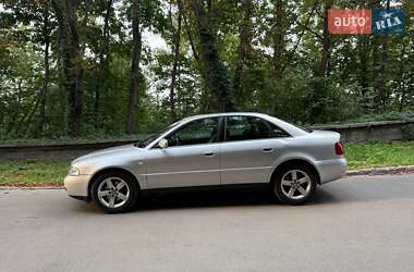 Седан Audi A4 1999 в 