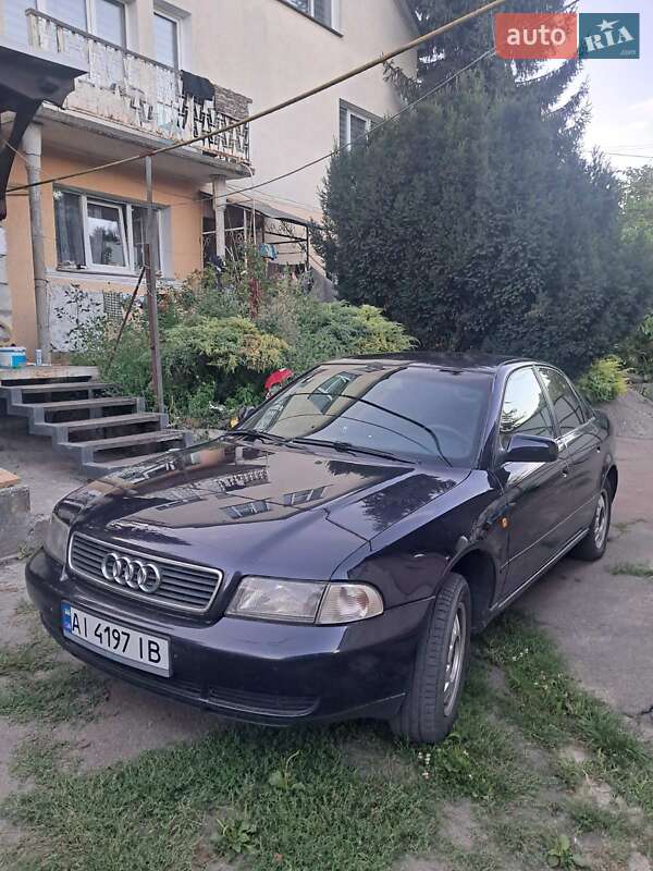 Седан Audi A4 1997 в 