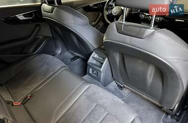 Седан Audi A4 2021 в 