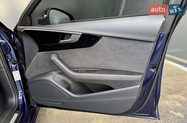 Седан Audi A4 2021 в 