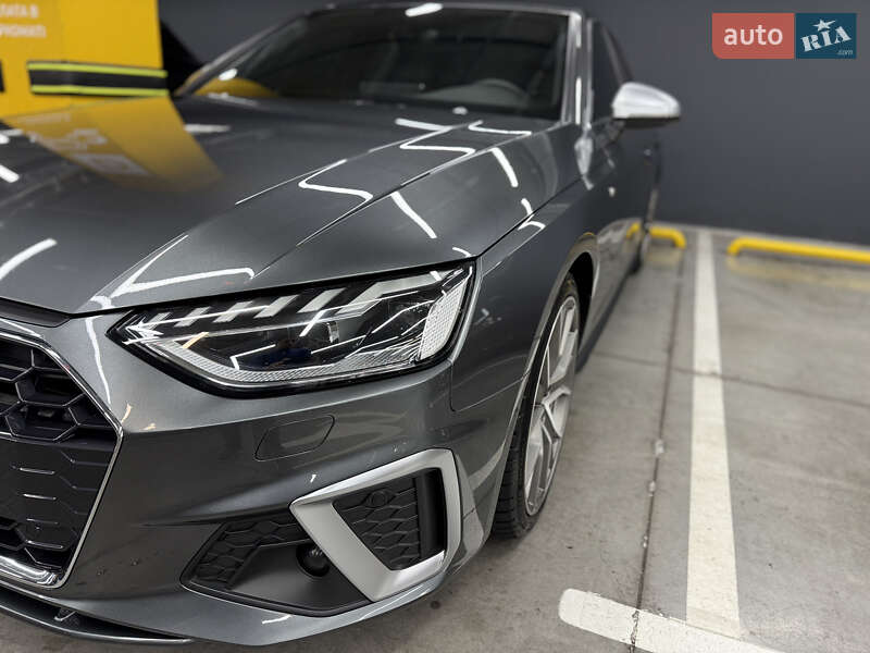 Седан Audi A4 2023 в Киеве