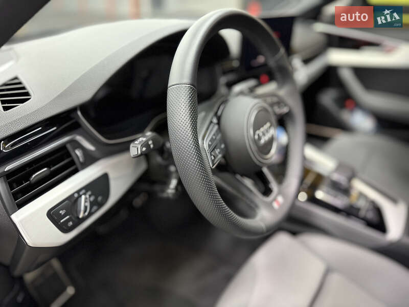Седан Audi A4 2023 в Киеве