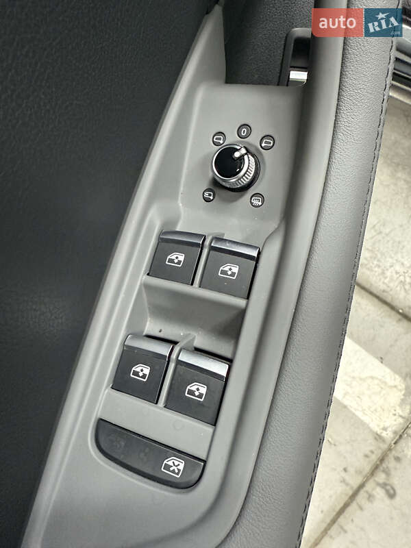 Седан Audi A4 2023 в Киеве