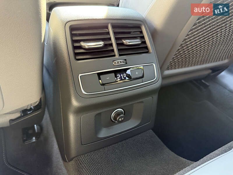 Седан Audi A4 2023 в Киеве