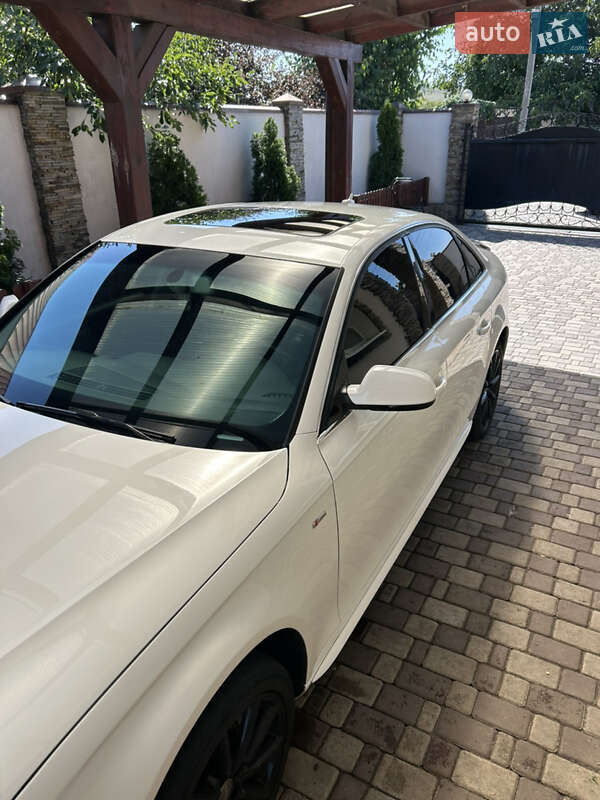 Седан Audi A4 2015 в Днепре