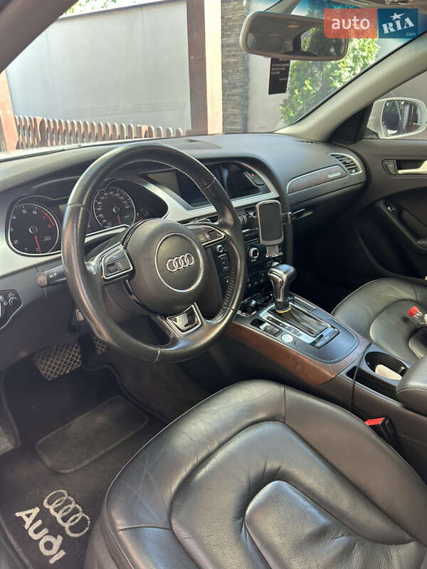 Седан Audi A4 2015 в Днепре