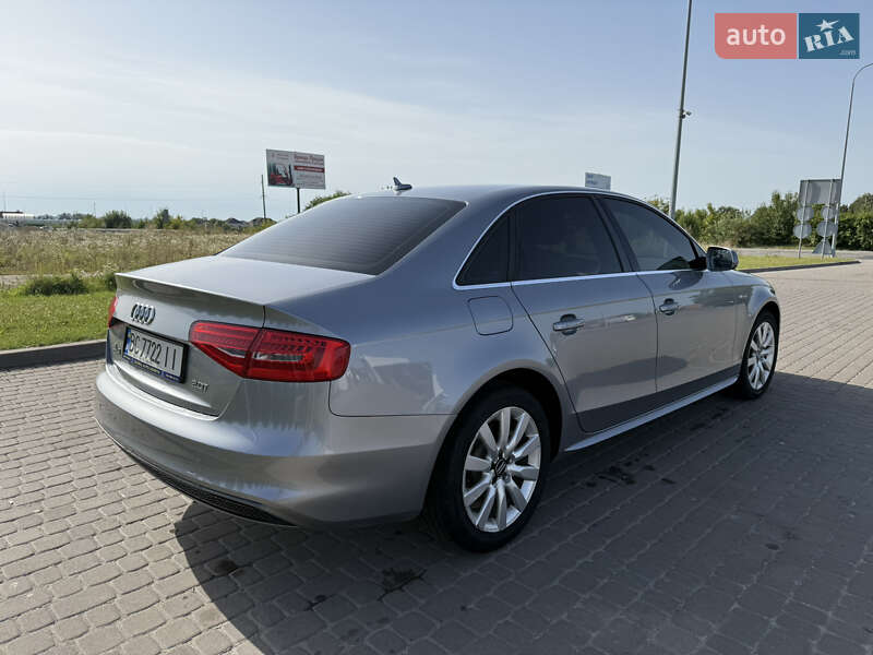 Седан Audi A4 2014 в Городке