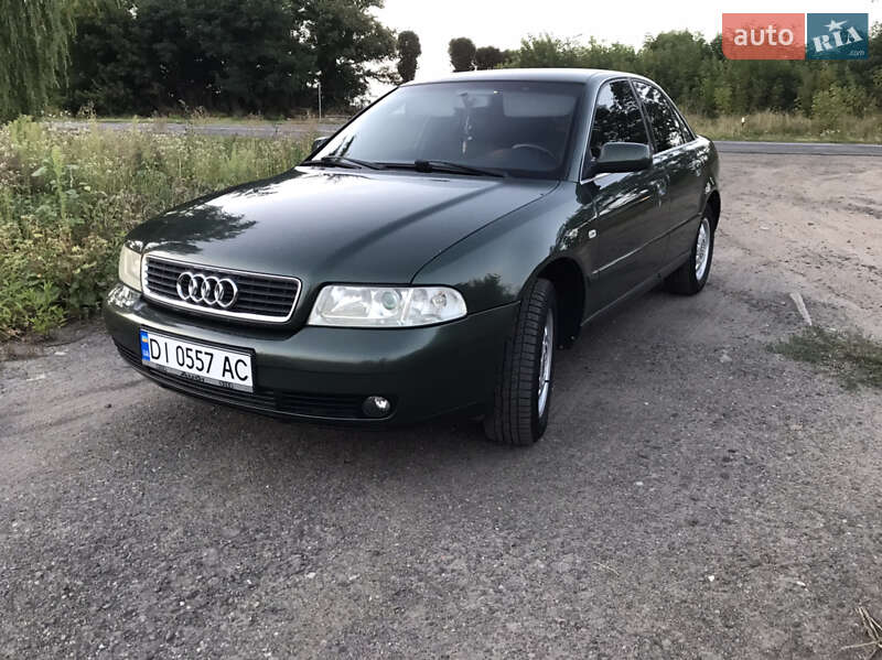 Седан Audi A4 2000 в 
