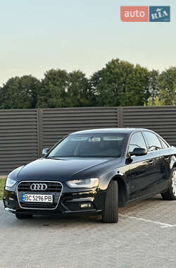 Седан Audi A4 2012 в Львове