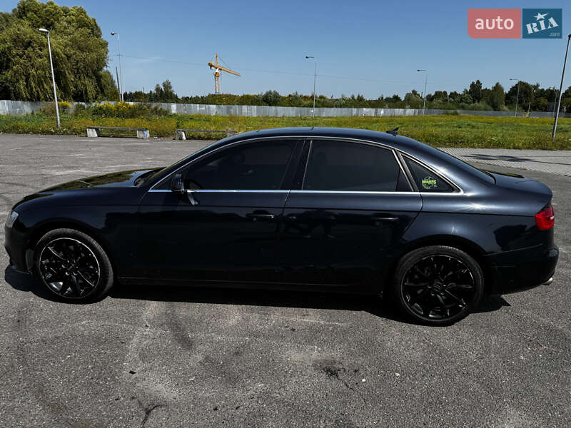 Седан Audi A4 2012 в Львові