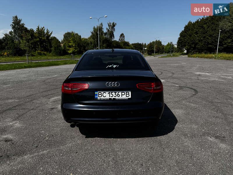 Седан Audi A4 2012 в Львові