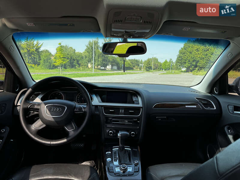 Седан Audi A4 2012 в Львові