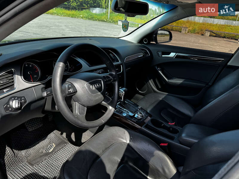 Седан Audi A4 2012 в Львові