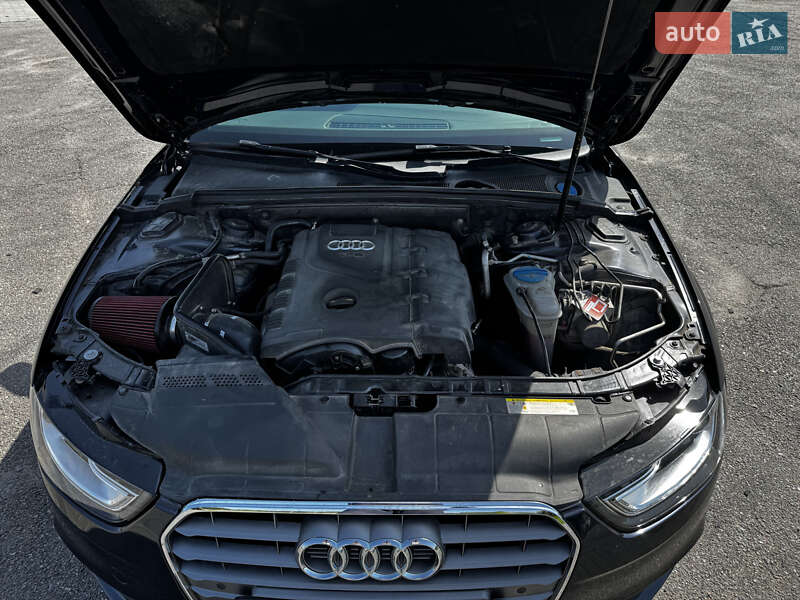 Седан Audi A4 2012 в Львові