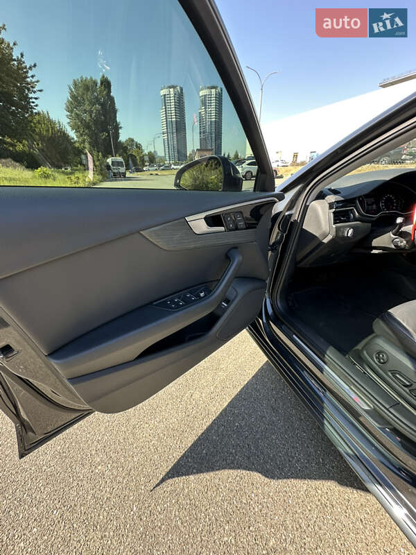 Седан Audi A4 2021 в Киеве