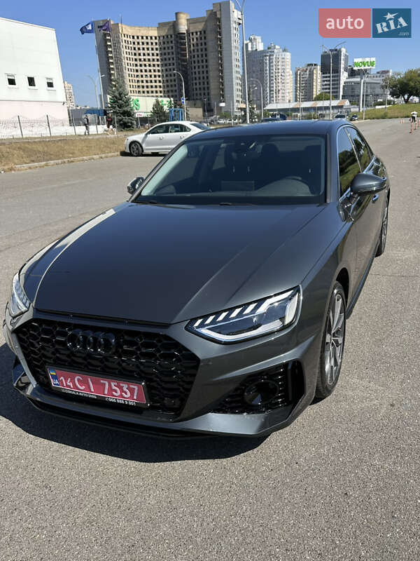 Седан Audi A4 2021 в Киеве