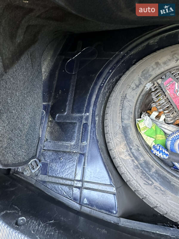 Седан Audi A4 1995 в Раздельной