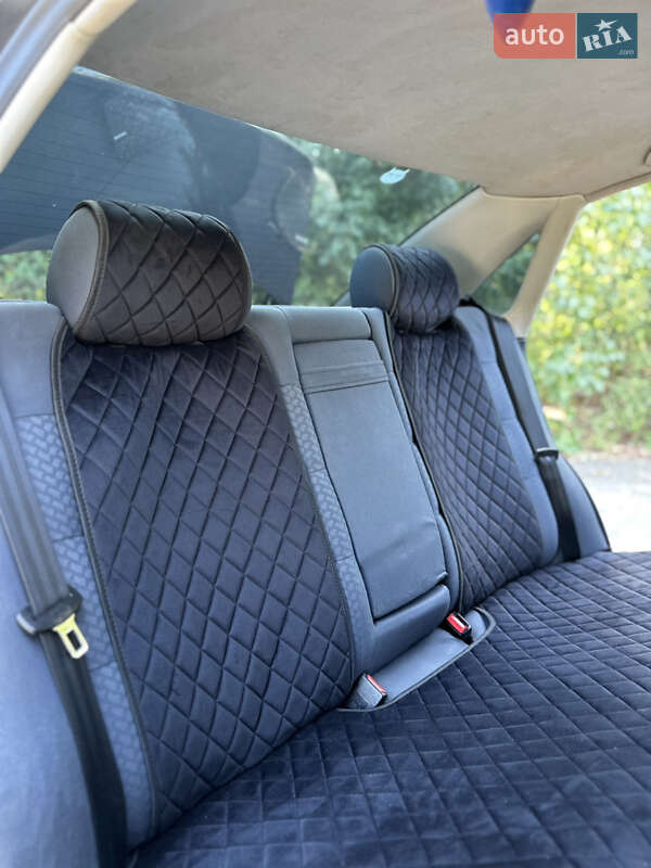 Седан Audi A4 1995 в Раздельной