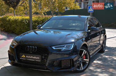 Седан Audi A4 2017 в Киеве