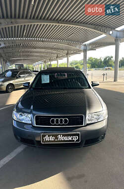 Седан Audi A4 2001 в 