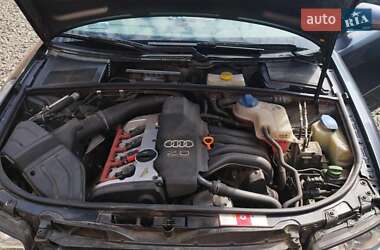 Седан Audi A4 2004 в Сокале