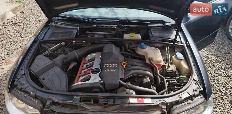Седан Audi A4 2004 в Сокале