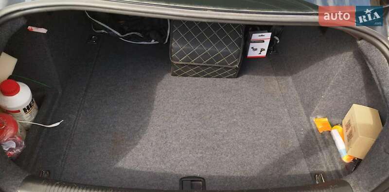 Седан Audi A4 2004 в Сокале