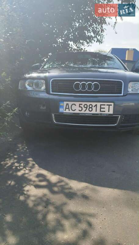 Седан Audi A4 2004 в Сокале
