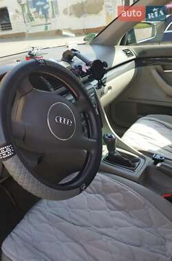 Седан Audi A4 2004 в Сокале