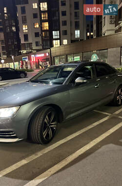 Седан Audi A4 2017 в 