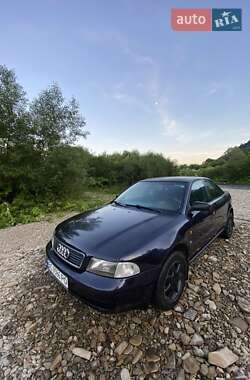Седан Audi A4 1996 в Самборе