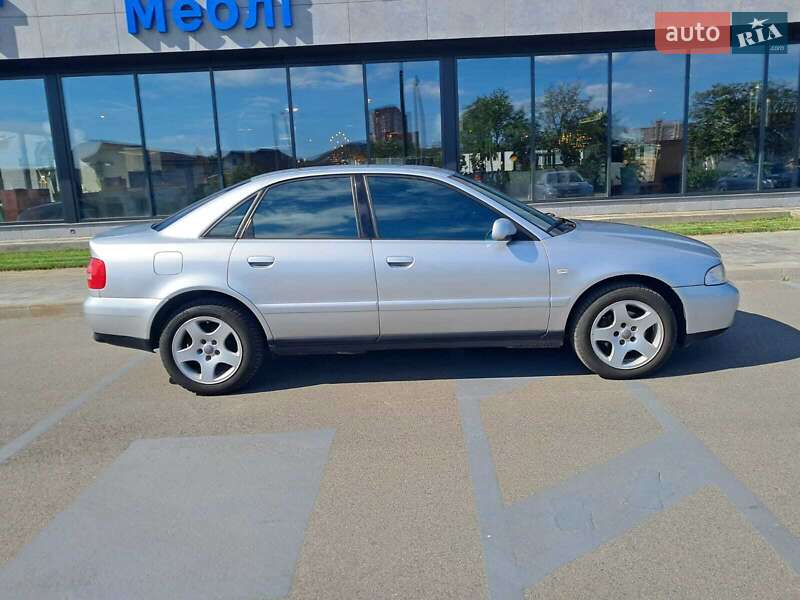 Седан Audi A4 2000 в Ірпені