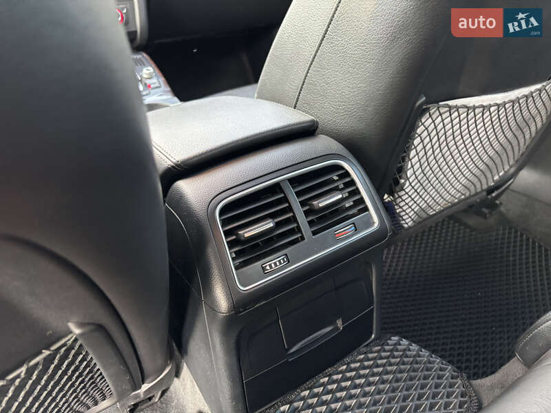 Седан Audi A4 2014 в Львове